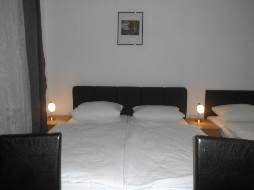 Hotel-Pension Dorma Berlin Room photo